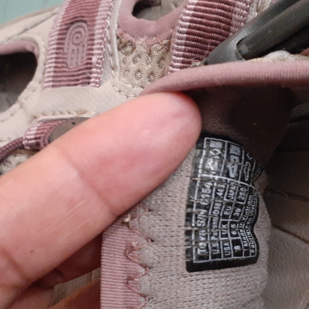 TEVA SANDALS SZ 8 - Picture 3 of 3